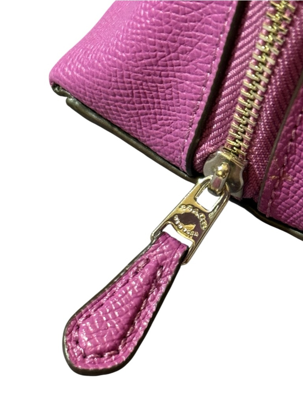 Coach Magenta Crossgrain Leather Cosmetic Pouch, Like New! 💜🩷 - Picture 4 of 14